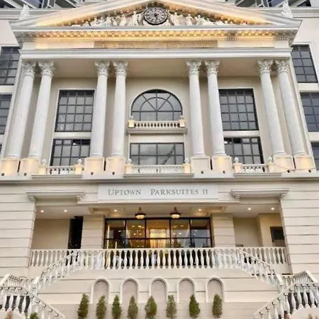 Condo At The Heart Of Bgc Located At Uptown Parksuites