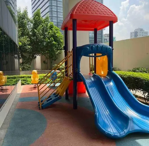 At The Heart Of Bgc Located At Uptown Parksuites