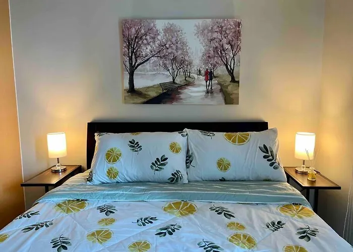Apartment At The Heart Of Bgc Located At Uptown Parksuites *