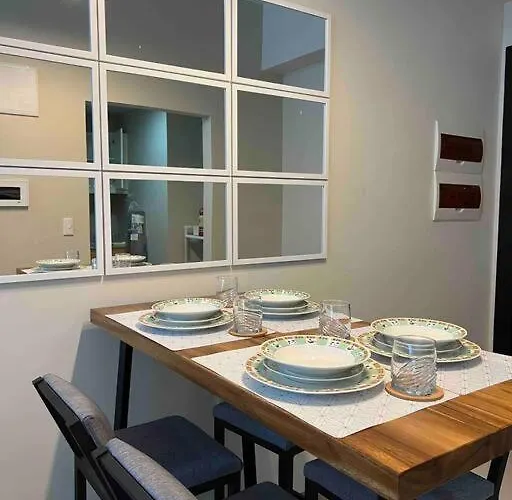 Apartment At The Heart Of Bgc Located At Uptown Parksuites