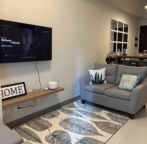 At The Heart Of Bgc Located At Uptown Parksuites Apartment
