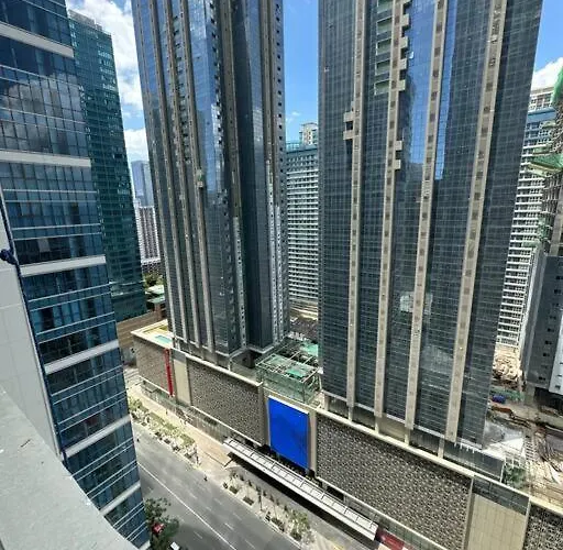 At The Heart Of Bgc Located At Uptown Parksuites Apartment *
